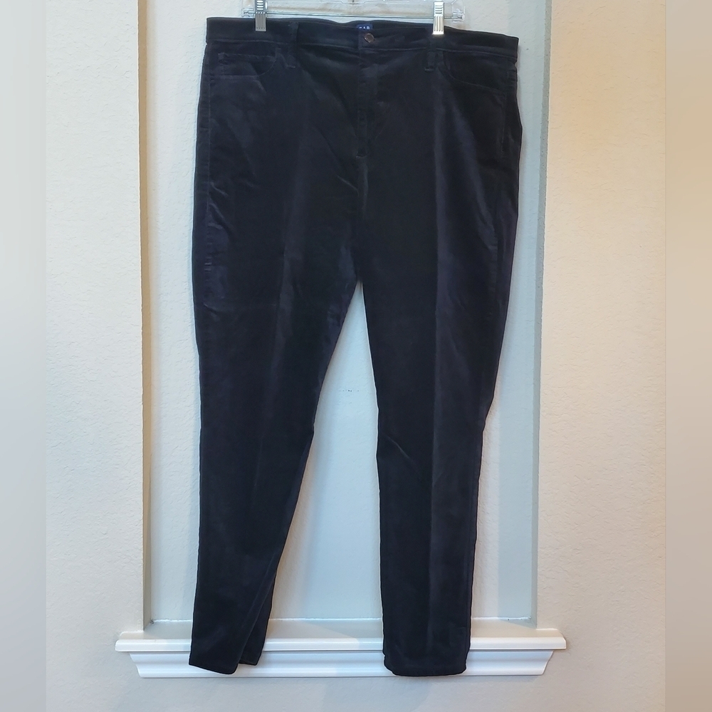 Gap Velvet Black Skinny Pants. Size 35 waist